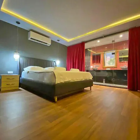 Panorama With Jacuzzi & Sauna * 페티예